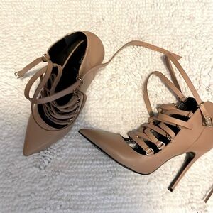 Aldo Strapy Heel 👡